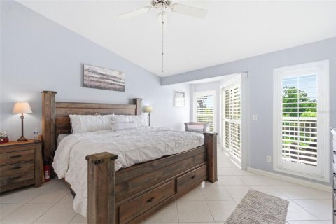 Townhouse in Oldsmar, Florida 3 bedrooms, 170.38 sq.m. № 2196067 - photo 24