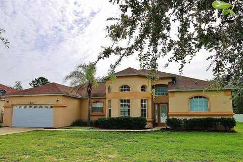 House in Grand Island, Florida 3 bedrooms, 177.81 sq.m. № 1835985 - photo 1