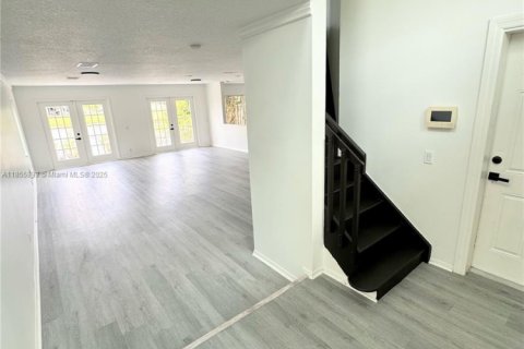House in Margate, Florida 4 bedrooms, 241.36 sq.m. № 1878369 - photo 3
