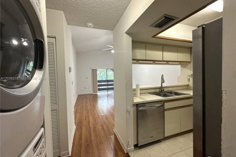 Copropriété à louer à Miami, Floride: 1 chambre, 64.29 m2 № 2084521 - photo 2