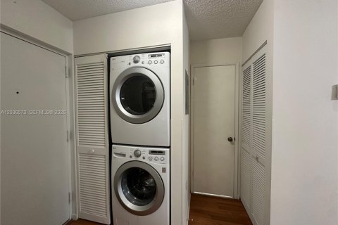 Copropriété à louer à Miami, Floride: 1 chambre, 64.29 m2 № 2084521 - photo 18
