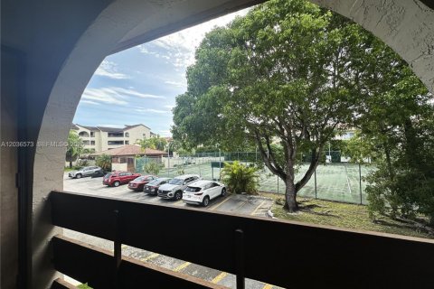 Copropriété à louer à Miami, Floride: 1 chambre, 64.29 m2 № 2084521 - photo 9