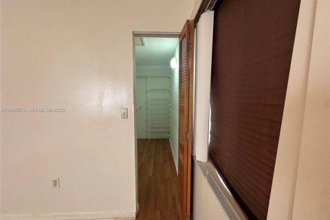 Copropriété à louer à Miami, Floride: 1 chambre, 64.29 m2 № 2084521 - photo 14