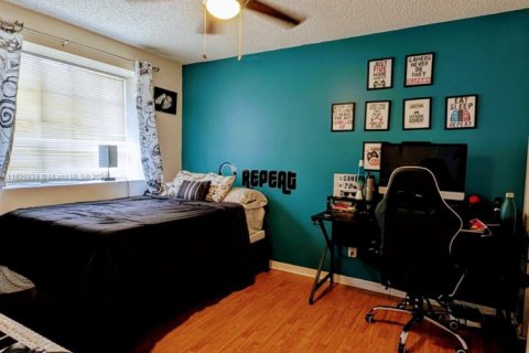 House in Pembroke Pines, Florida 4 bedrooms, 202.06 sq.m. № 1797055 - photo 29