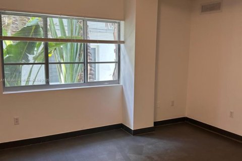 Condo in Miami Beach, Florida, 2 bedrooms  № 1978120 - photo 14