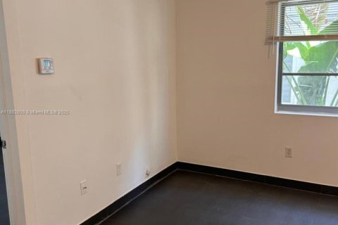 Condo in Miami Beach, Florida, 2 bedrooms  № 1978120 - photo 13