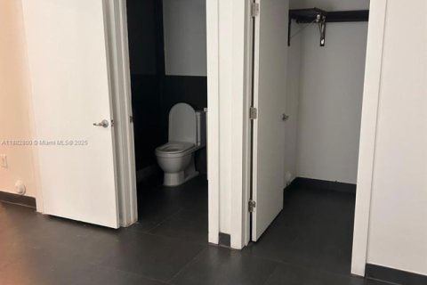 Condo in Miami Beach, Florida, 2 bedrooms  № 1978120 - photo 8