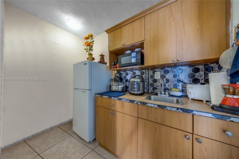 Commercial property in Miami, Florida 174.75 sq.m. № 1874395 - photo 18