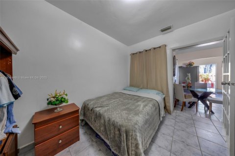 Commercial property in Miami, Florida 174.75 sq.m. № 1874395 - photo 14