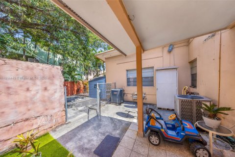 Commercial property in Miami, Florida 174.75 sq.m. № 1874395 - photo 22