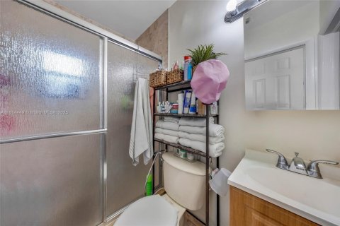 Commercial property in Miami, Florida 174.75 sq.m. № 1874395 - photo 12
