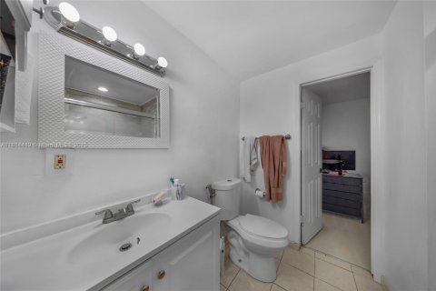 Commercial property in Miami, Florida 174.75 sq.m. № 1874395 - photo 30