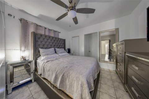 Commercial property in Miami, Florida 174.75 sq.m. № 1874395 - photo 16