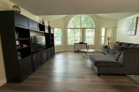 Copropriété à louer à Kissimmee, Floride: 3 chambres, 113.34 m2 № 2356634 - photo 3