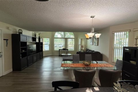Copropriété à louer à Kissimmee, Floride: 3 chambres, 113.34 m2 № 2356634 - photo 2
