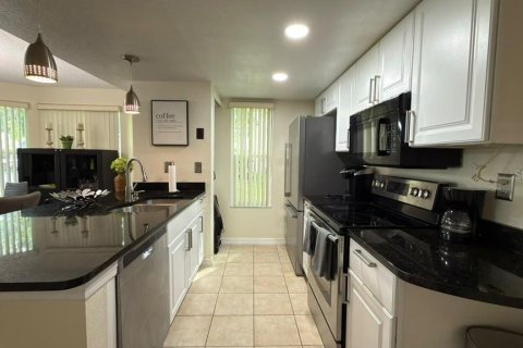 Copropriété à louer à Kissimmee, Floride: 3 chambres, 113.34 m2 № 2356634 - photo 8