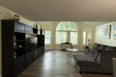 Copropriété à louer à Kissimmee, Floride: 3 chambres, 113.34 m2 № 2356634 - photo 4