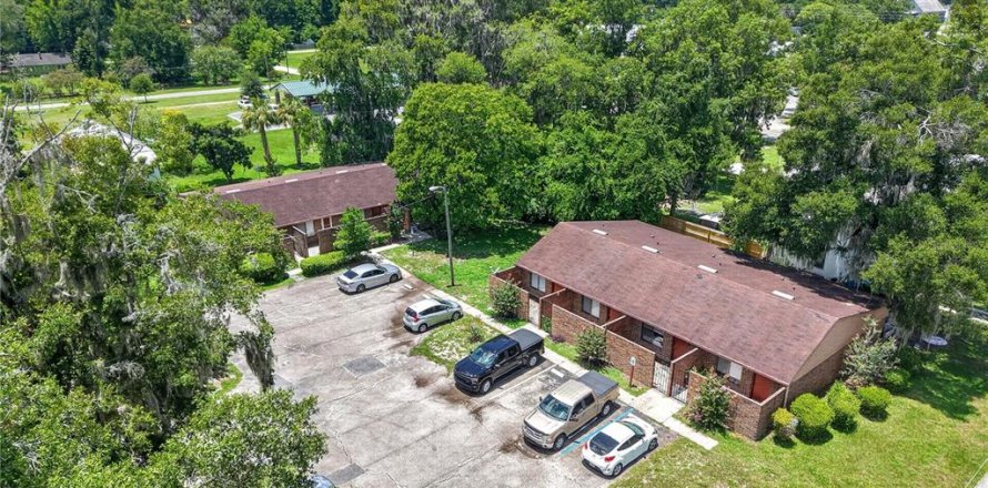 Propiedad comercial en High Springs, Florida 4 dormitorios, 243.78 m2 № 2157825