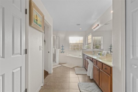 House in Davenport, Florida 4 bedrooms, 237.27 sq.m. № 1673100 - photo 23