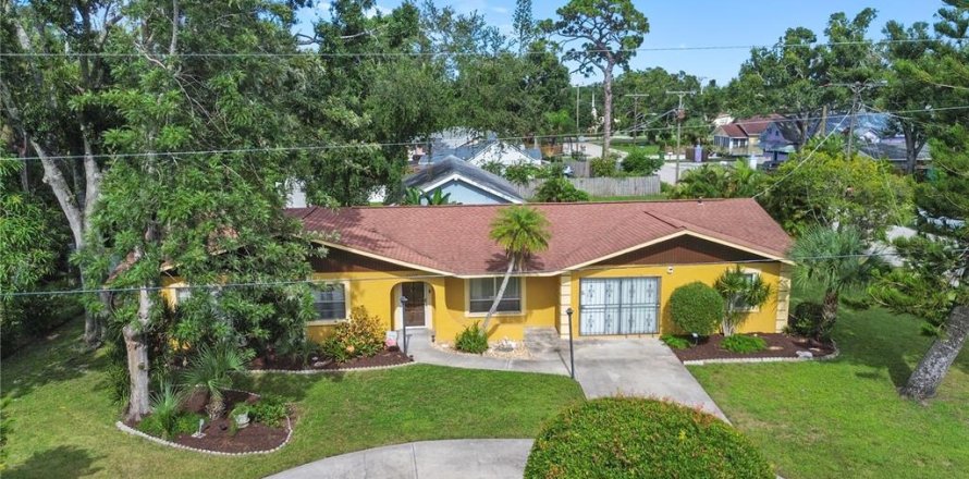 Villa ou maison à Sarasota, Floride 5 chambres, 190.45 m2 № 1884105