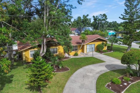 Villa ou maison à vendre à Sarasota, Floride: 5 chambres, 190.45 m2 № 1884105 - photo 2