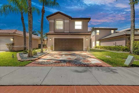 Casa en venta en Miramar, Florida, 3 dormitorios, 172.98 m2 № 1752627 - foto 1