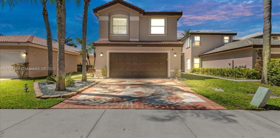 Casa en Miramar, Florida 3 dormitorios, 172.98 m2 № 1752627