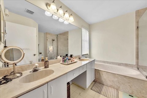 Casa en venta en Miramar, Florida, 3 dormitorios, 172.98 m2 № 1752627 - foto 18