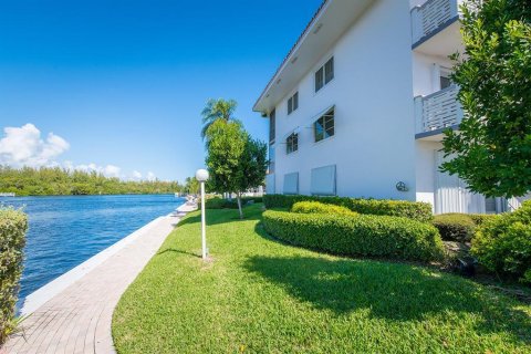 Condo in Deerfield Beach, Florida, 2 bedrooms  № 2181249 - photo 9