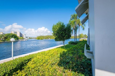 Condo in Deerfield Beach, Florida, 2 bedrooms  № 2181249 - photo 7