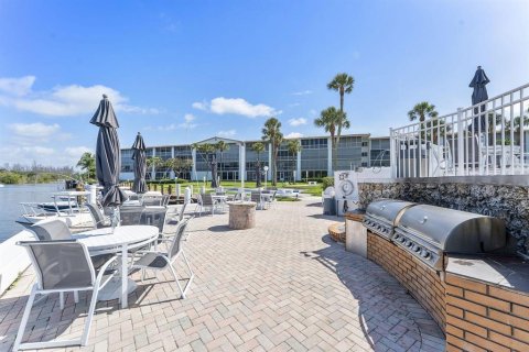 Condo in Deerfield Beach, Florida, 2 bedrooms  № 2181249 - photo 14