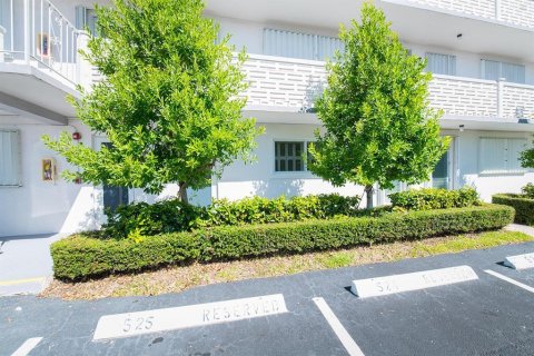Condo in Deerfield Beach, Florida, 2 bedrooms  № 2181249 - photo 4
