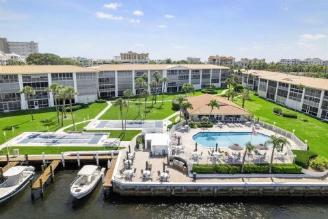 Condo in Deerfield Beach, Florida, 2 bedrooms  № 2181249 - photo 28