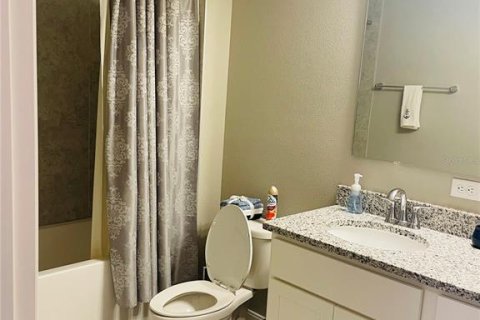 Casa en venta en Fruitland Park, Florida, 3 dormitorios, 208.29 m2 № 1732475 - foto 12