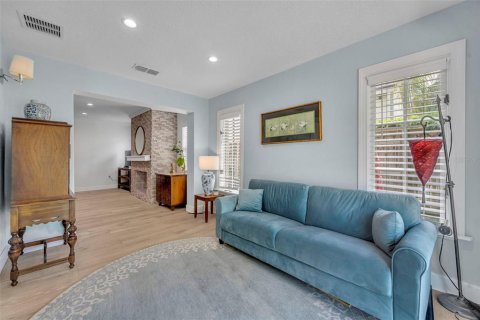 House in Winter Park, Florida 4 bedrooms, 270.9 sq.m. № 2151816 - photo 22