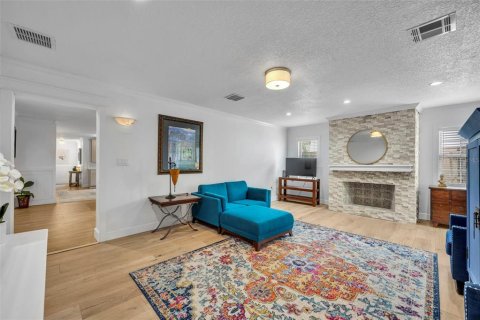 House in Winter Park, Florida 4 bedrooms, 270.9 sq.m. № 2151816 - photo 20