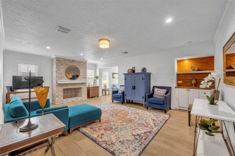 House in Winter Park, Florida 4 bedrooms, 270.9 sq.m. № 2151816 - photo 19