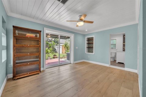 House in Winter Park, Florida 4 bedrooms, 270.9 sq.m. № 2151816 - photo 25