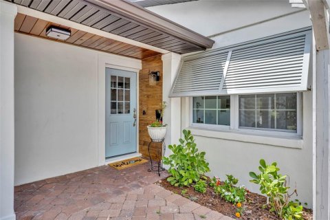 House in Winter Park, Florida 4 bedrooms, 270.9 sq.m. № 2151816 - photo 2