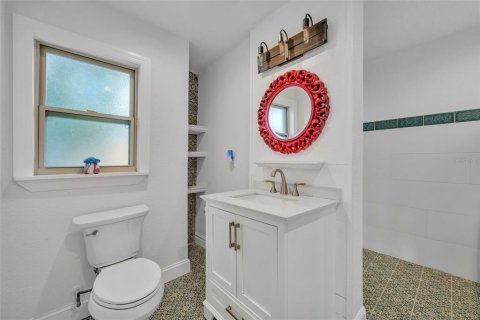 House in Winter Park, Florida 4 bedrooms, 270.9 sq.m. № 2151816 - photo 26