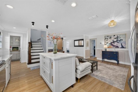 House in Winter Park, Florida 4 bedrooms, 270.9 sq.m. № 2151816 - photo 8