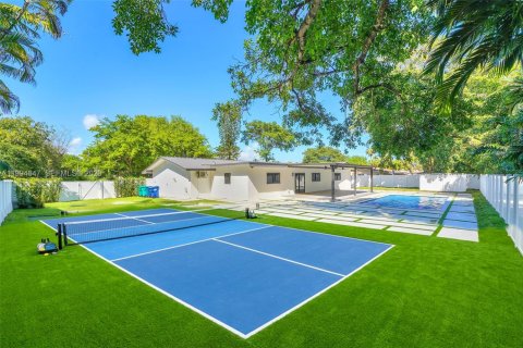 House in Palmetto Bay, Florida 5 bedrooms, 256.22 sq.m. № 2056323 - photo 21