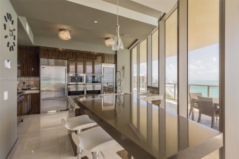 Condominio en venta en Bal Harbour, Florida, 3 dormitorios, 252.79 m2 № 1963119 - foto 7