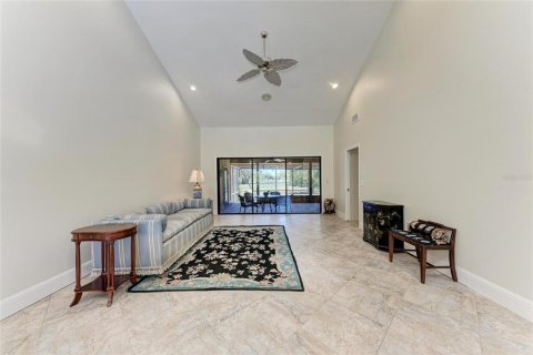 House in Longboat Key, Florida 3 bedrooms, 270.16 sq.m. № 1718410 - photo 13