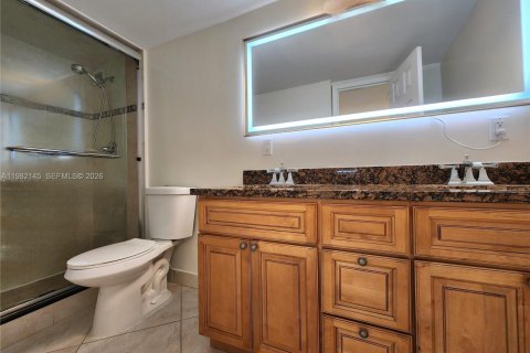 Condo in Hallandale Beach, Florida, 2 bedrooms  № 2043075 - photo 25