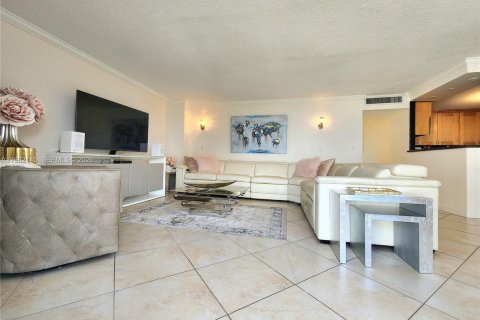 Condo in Hallandale Beach, Florida, 2 bedrooms  № 2043075 - photo 6