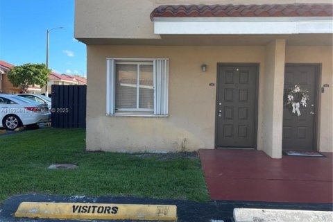 Снять в аренду виллу или дом в Майами, Флорида 2 спальни, 84.91м2, № 1990072 - фото 4