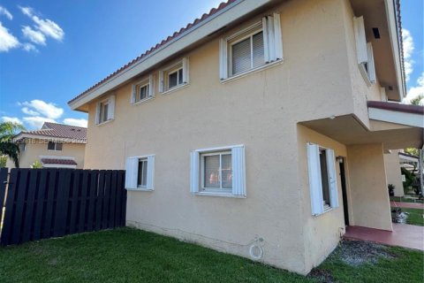 Снять в аренду виллу или дом в Майами, Флорида 2 спальни, 84.91м2, № 1990072 - фото 5