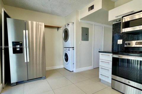 Снять в аренду виллу или дом в Майами, Флорида 2 спальни, 84.91м2, № 1990072 - фото 12