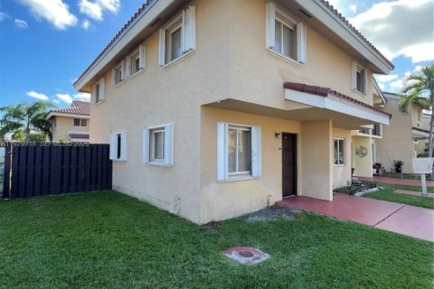 Снять в аренду виллу или дом в Майами, Флорида 2 спальни, 84.91м2, № 1990072 - фото 6